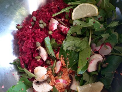 Summer salad, mushrooms, spinach, radish, capers, grated beetroots and carrots. Dressing of lemon juice, cider vinegar, olive oil, salt and pepper.